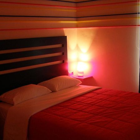 Room In A Neoclassical House - Ladybug Kastoria Luaran gambar