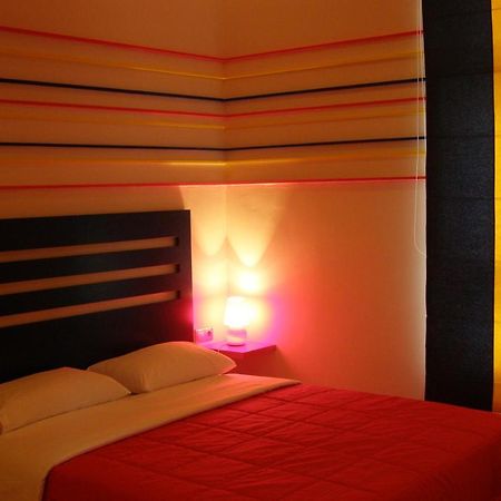 Room In A Neoclassical House - Ladybug Kastoria Luaran gambar