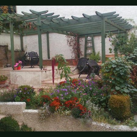 Room In A Neoclassical House - Ladybug Kastoria Luaran gambar