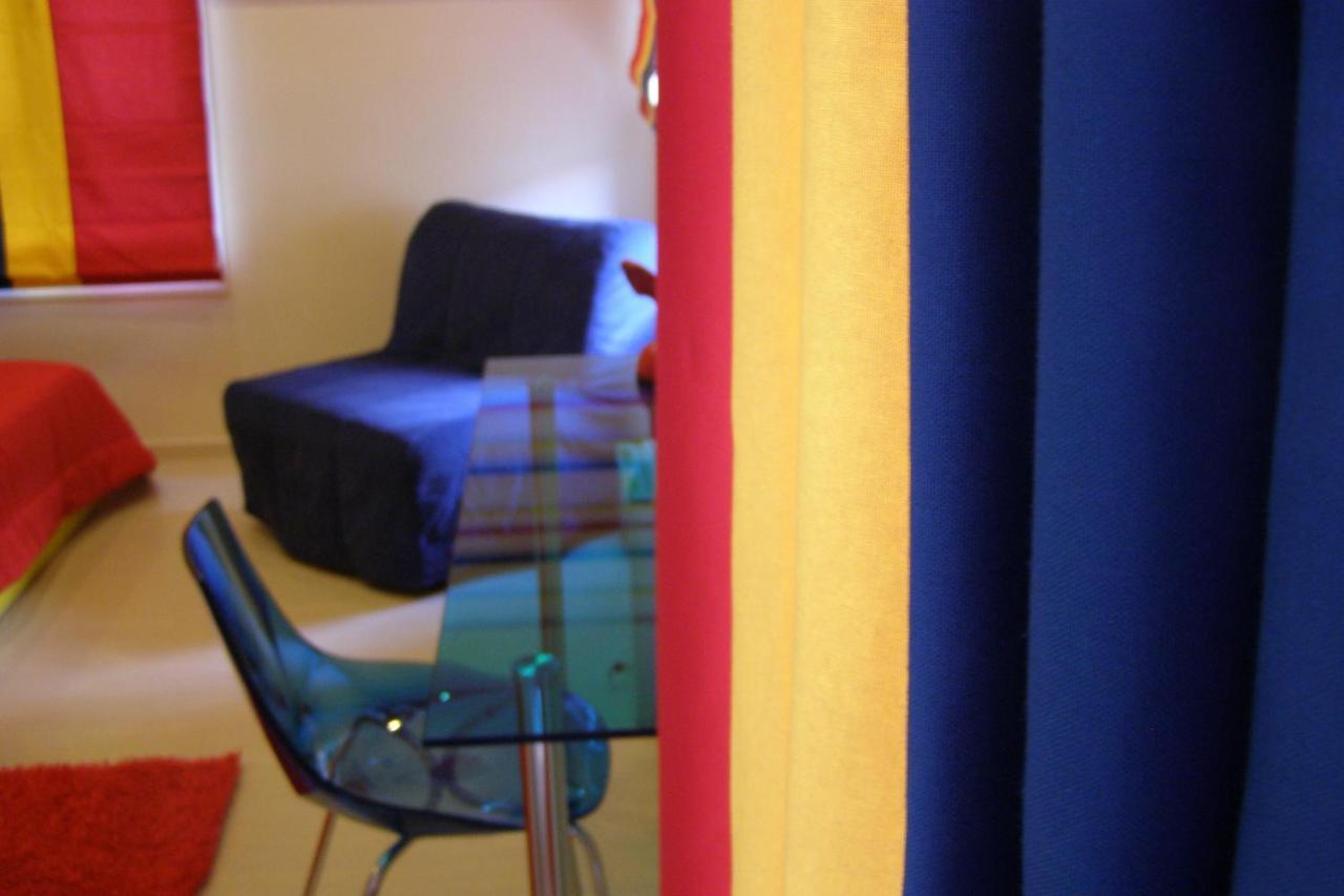 Room In A Neoclassical House - Ladybug Kastoria Luaran gambar